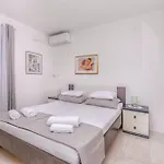 Apartament Paco Postira