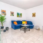 Apartament Paco *