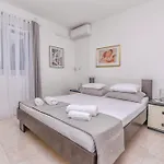 Apartament Paco Postira