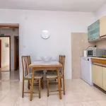 Paco * Postira