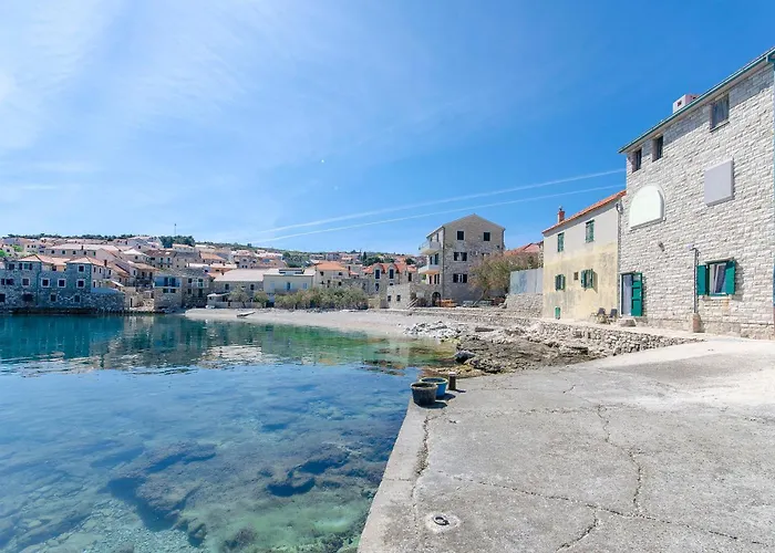 Paco Lejlighed Postira