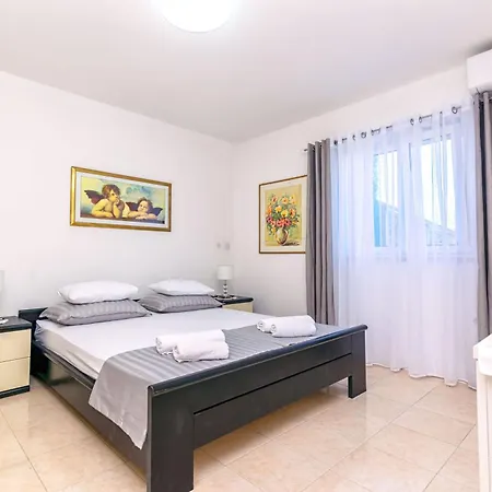 Appartamento Paco Postira