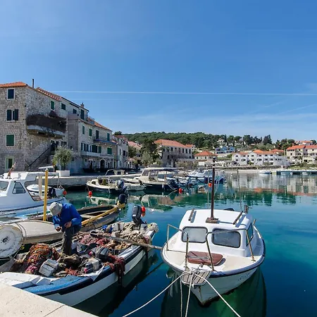 Paco Appartamento Postira